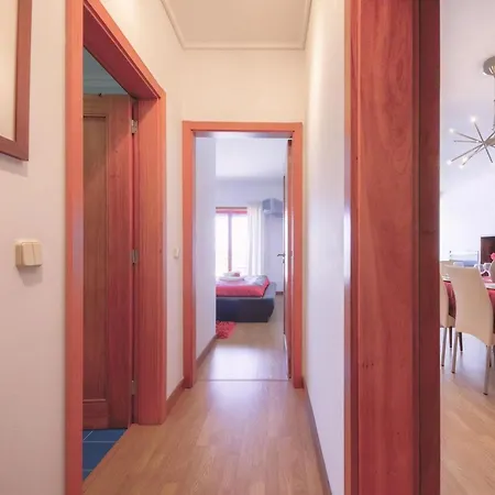 Appartement Mit Terrasse 100m Vom Entfernt *