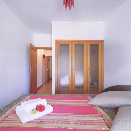 Appartement Mit Terrasse 100m Vom Entfernt *
